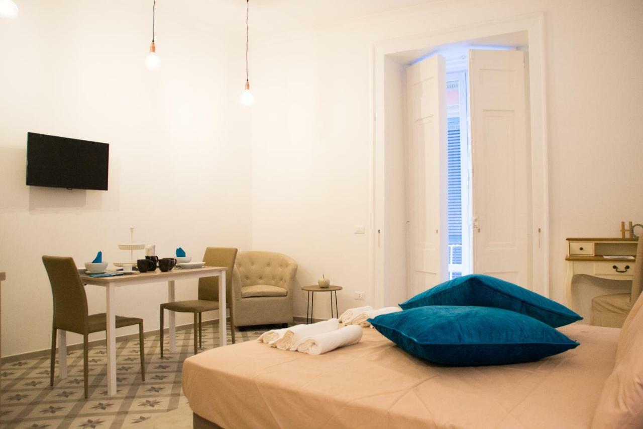 נאפולי B&B Il Balconcino A Santa Chiara מראה חיצוני תמונה