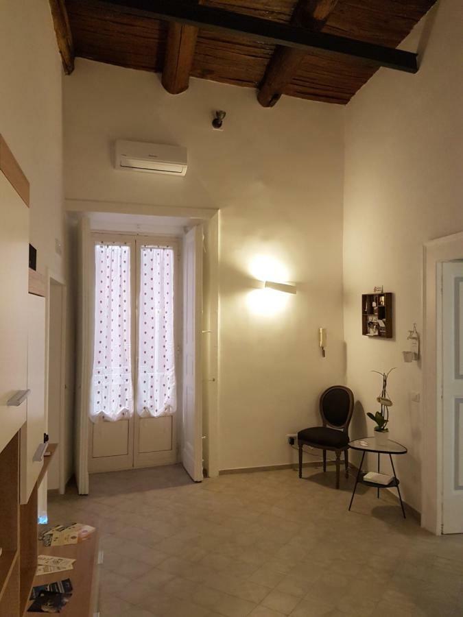 נאפולי B&B Il Balconcino A Santa Chiara מראה חיצוני תמונה